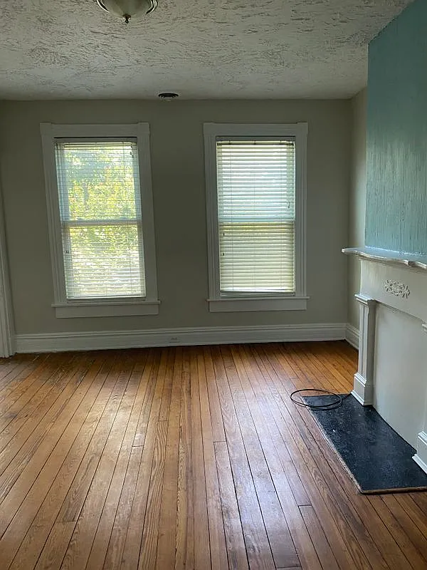 3512 E Broad St — Photo 3