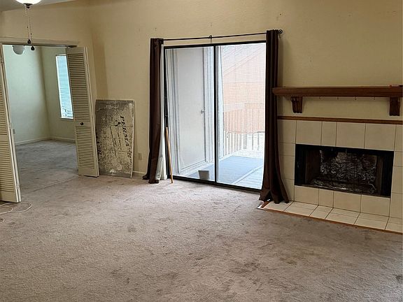 2nd image of 1038 Signal Ridge Pl