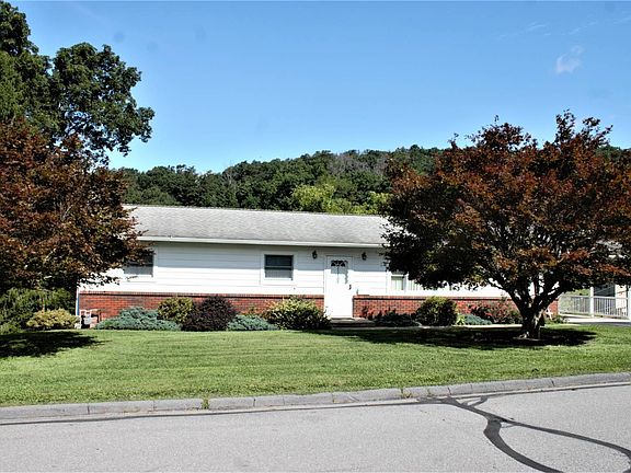 4th image of 1201 N Hillview St