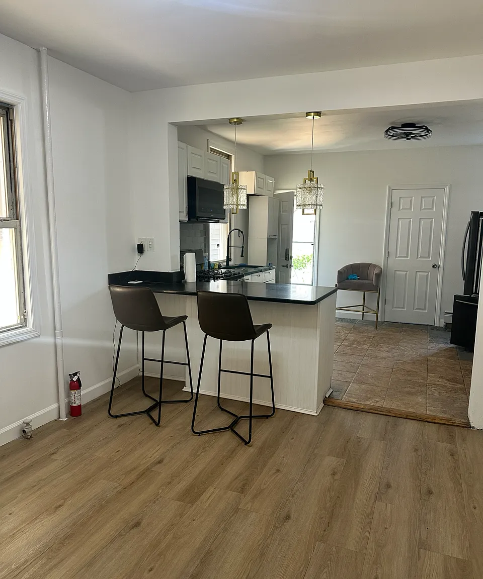2 bed, 400 sqft, $2,000 — Photo 1
