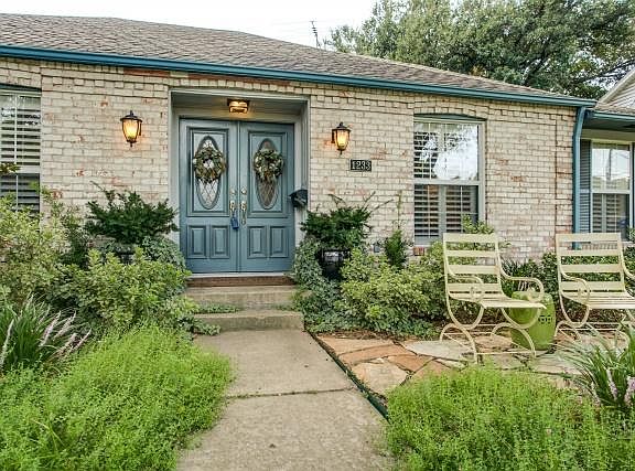 3rd image of 1233 Comanche Dr
