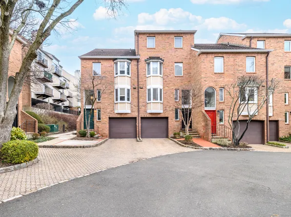 134 Forest Street #134, Stamford, CT 06901