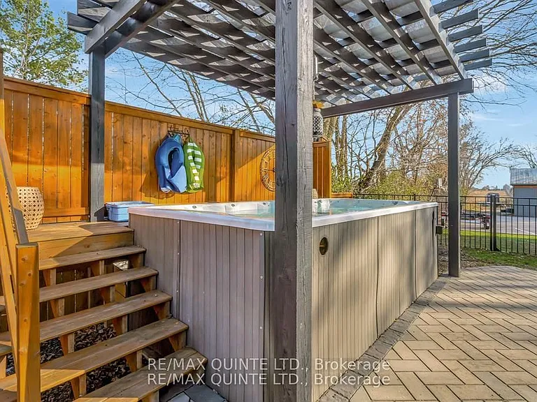 98 Blessington Rd — Photo 24