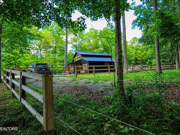 39th image of 279 Crouch Branch Ln