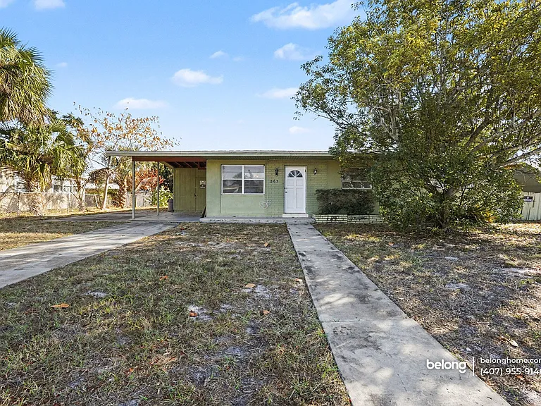 865 Canada St NE — Photo 1