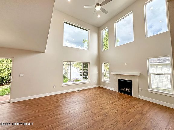 Living room & dining area