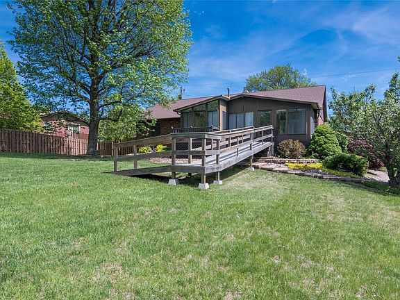 4th image of 147 Crestview Dr