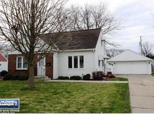 1251 Hickory Hill Dr, Green Bay, WI 54304