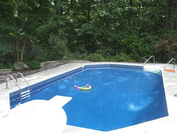 3rd image of 917 Wigwam Dr