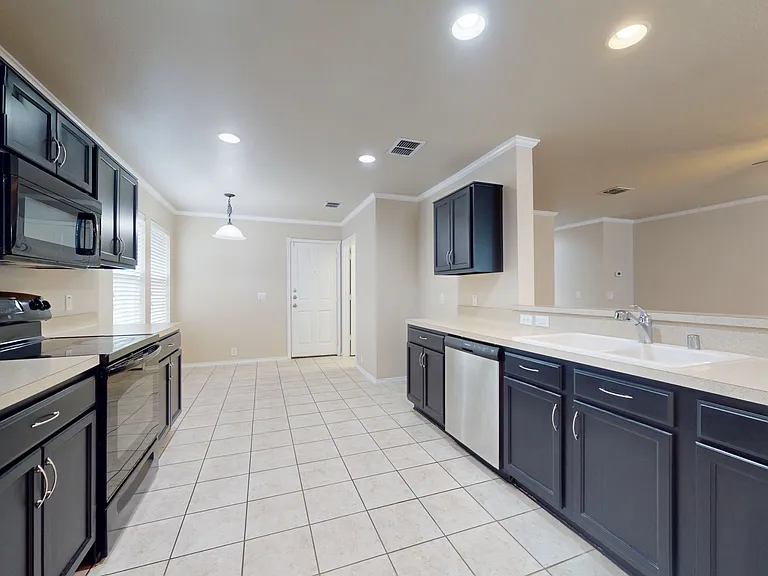 512 Cookston Ln — Photo 3