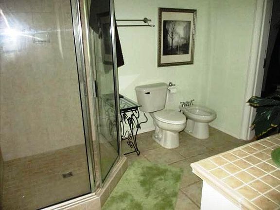 5th image of 206 Klondike Dr