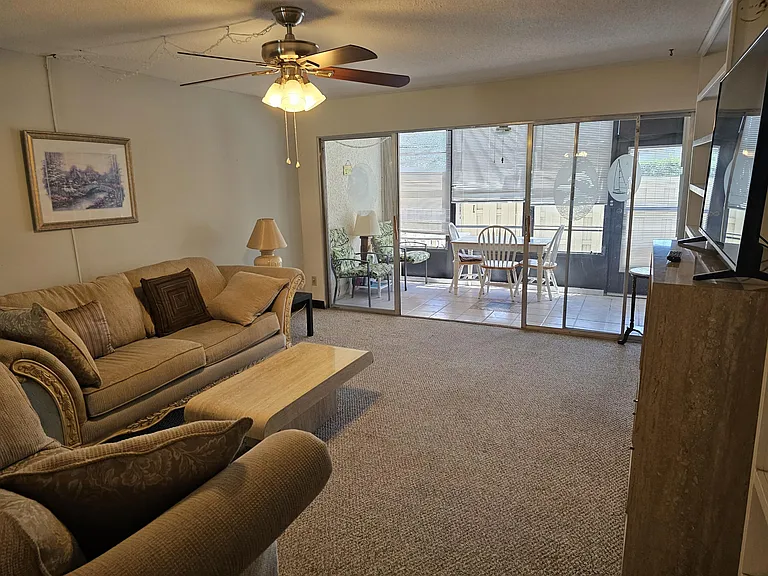 1500 NE 13th Ter #G6 — Photo 8