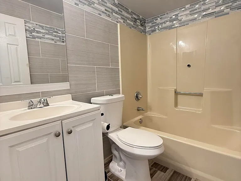 1626 SW Buffum Ln — Photo 9