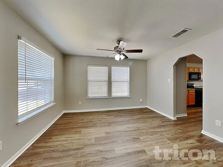 8927 Summer Valley Ln — Photo 2