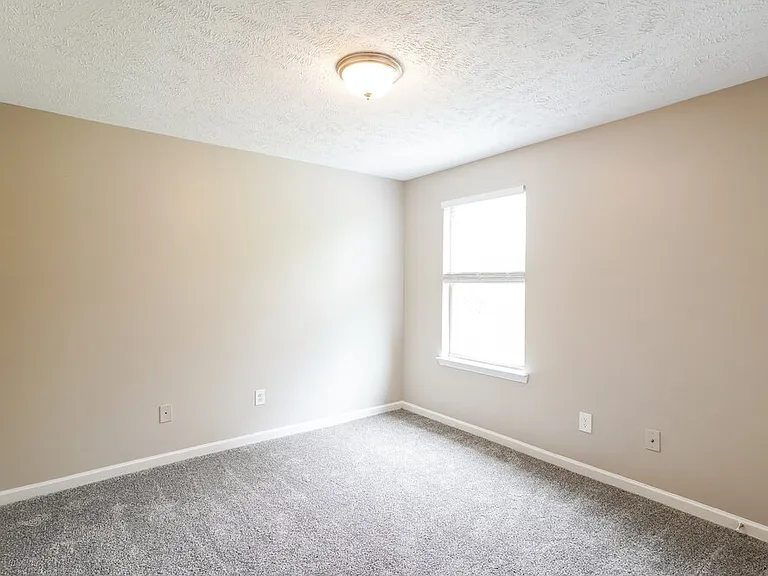 1096 Shire Dr — Photo 12