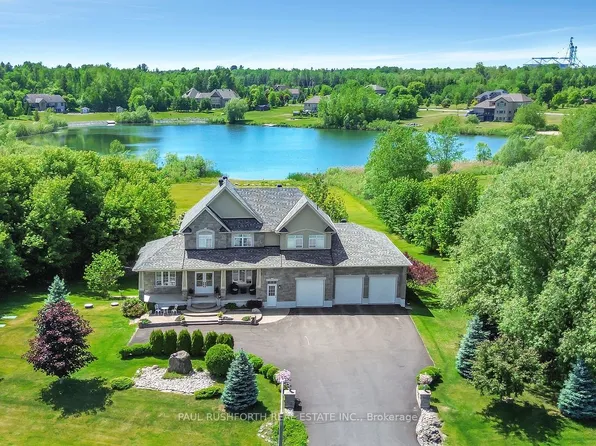 365 W Lake Cir, Ottawa, ON K0A 1L0