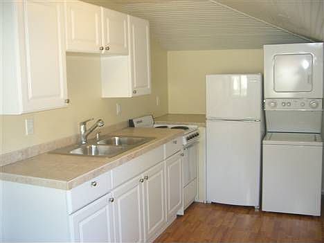 1st image of 916 2nd St N APT B