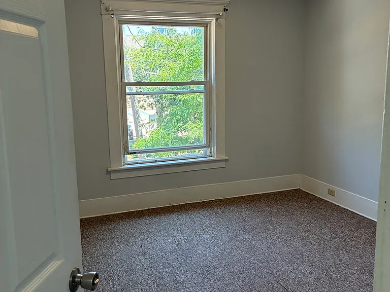 2212 Myrtle St — Photo 14