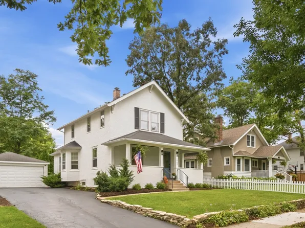1060 Griffith Rd, Lake Forest, IL 60045