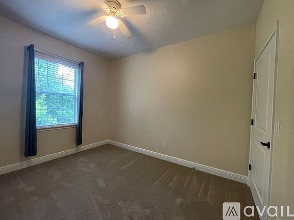 3rd image of 1382 Orchid Ave