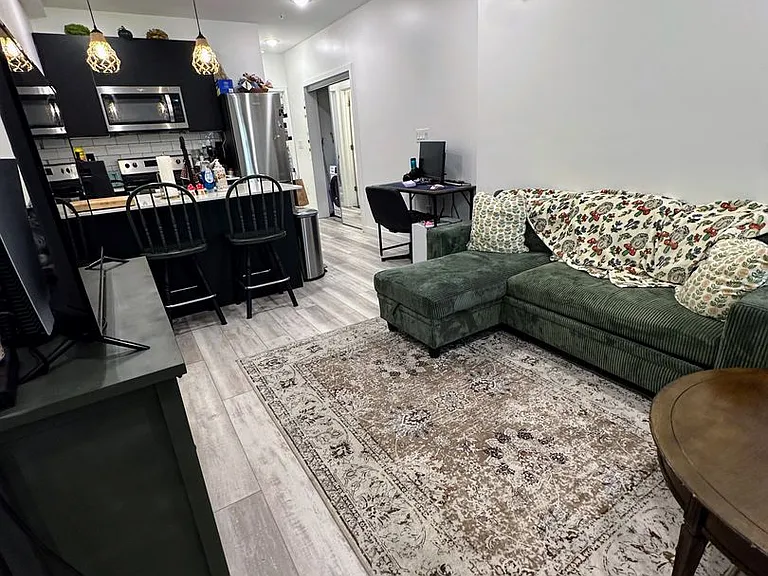 6161 Walnut St #1E — Photo 13