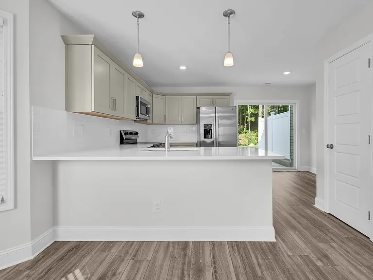 225 Limestone Point Dr — Photo 7