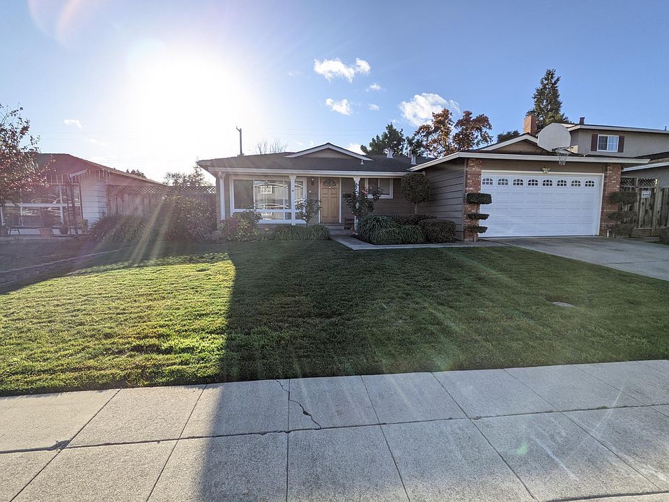 1st image of 3272 Catalina Ave