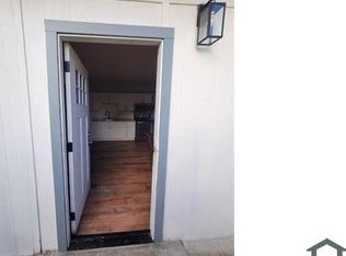 1458 E Divisadero St #B, Fresno, CA 93721