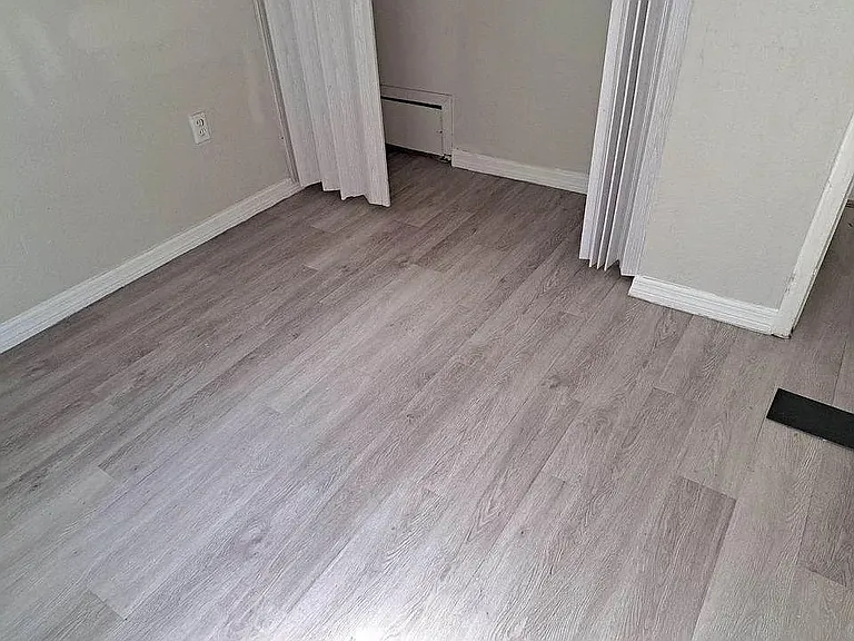 5127 Seneca Ave — Photo 9