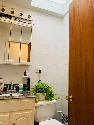 Rented by Twyford Real Estate | media 8