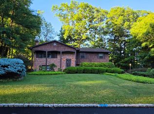 12 Palisades Ct, Pomona, NY 10970