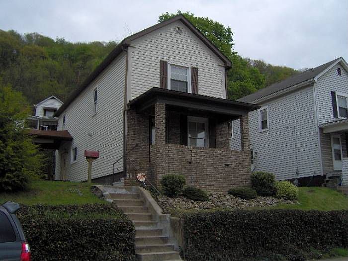 2nd image of 724 Virginia Ave