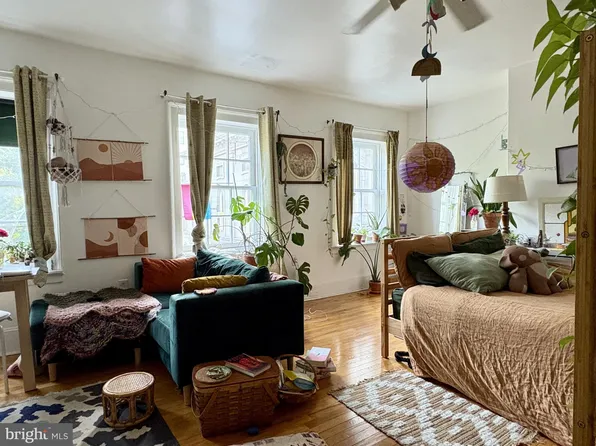 711 Walnut St APT 3F, Philadelphia, PA 19106