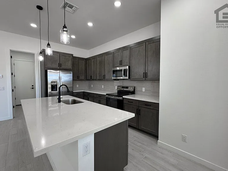 18116 W Morning Vista Ln — Photo 7