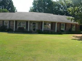 105 Dearborn Cir, Muscle Shoals, AL 35661