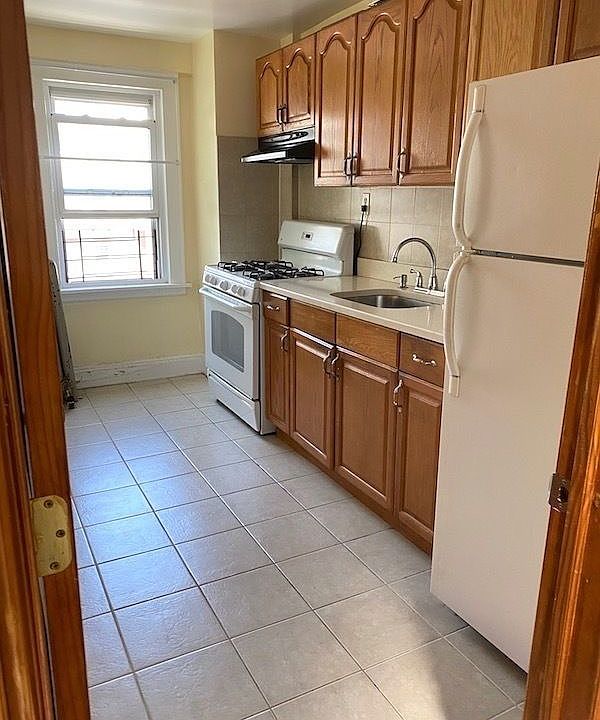 1st image of 21-15 28th St #3R