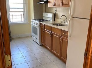 21-15 28th St #3D, Astoria, NY 11105