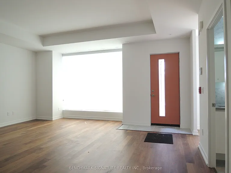 113 McMahon Dr #Townhouse 16 — Photo 5