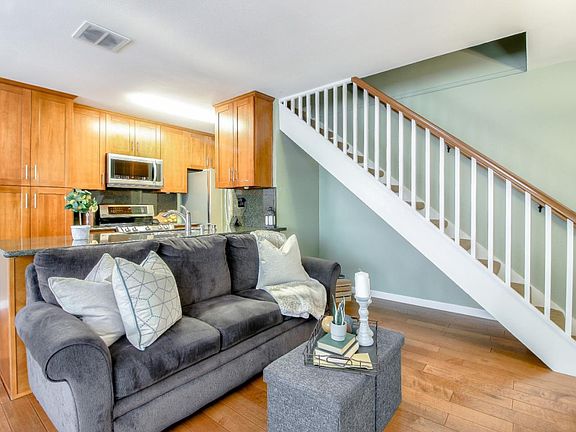 4th image of 1321 Joplin Dr Unit 2