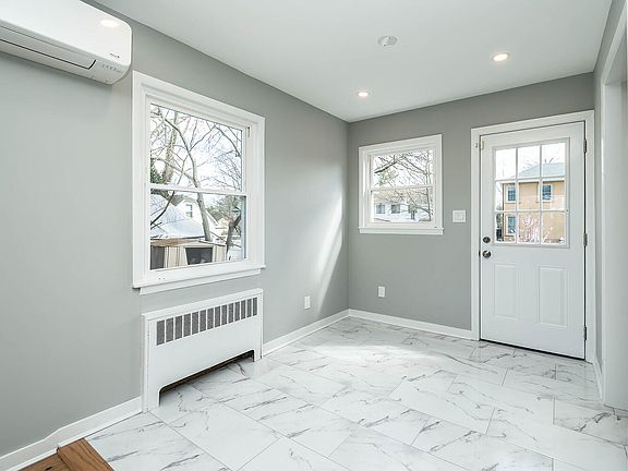 4th image of 4 Jefferson Ct #4A