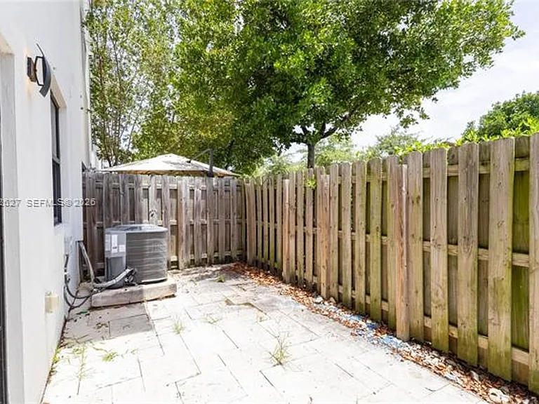 10407 NW 82nd St #CU-12 — Photo 15