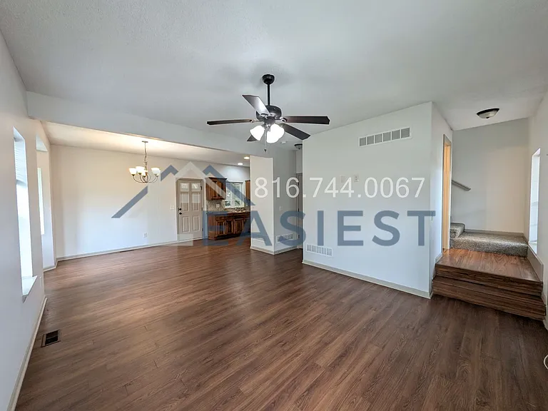 2801 Metropolitan Ave — Photo 2