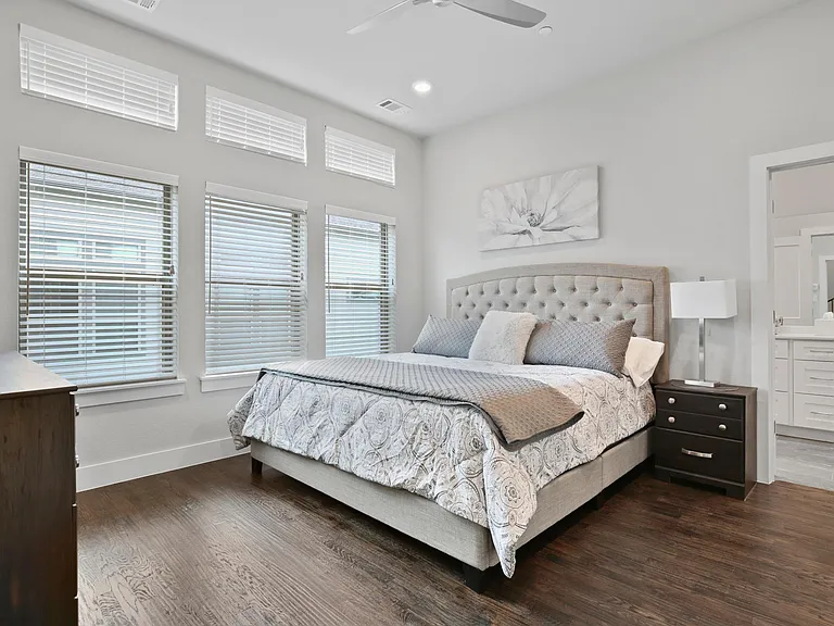 4230 Roseland Ave #105 — Photo 5