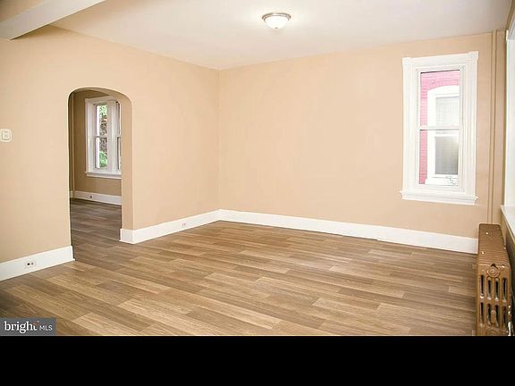 3rd image of 2219 Penn St