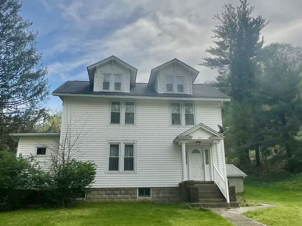 211 Mulberry Ave, Pomeroy, OH 45769