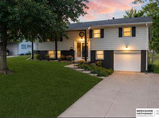 9130 Pauline St, Omaha, NE 68124