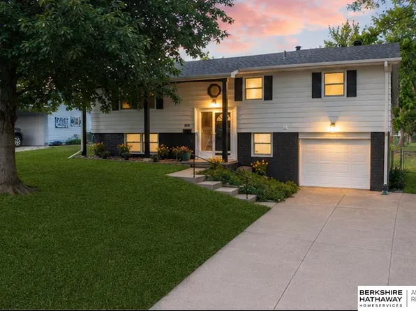 9130 Pauline St, Omaha, NE 68124