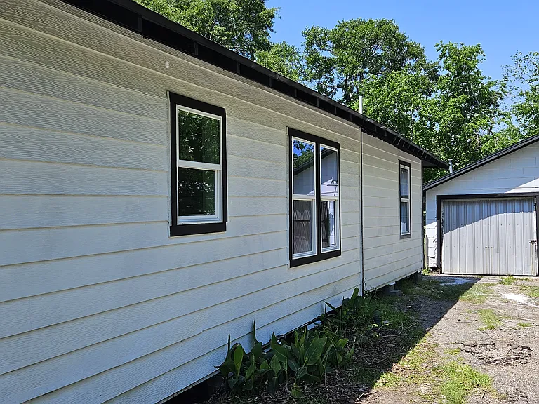 8125 Easton St — Photo 5