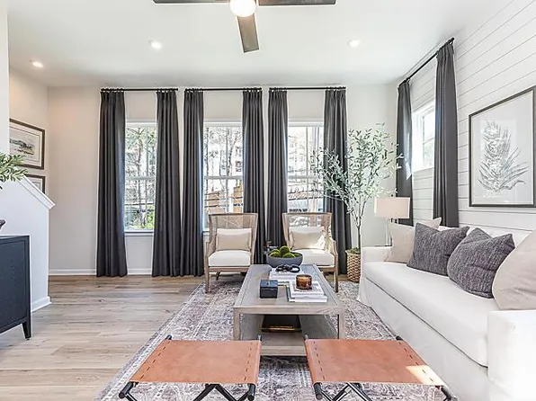 978 Bibbs Cir, Atlanta, GA 30318