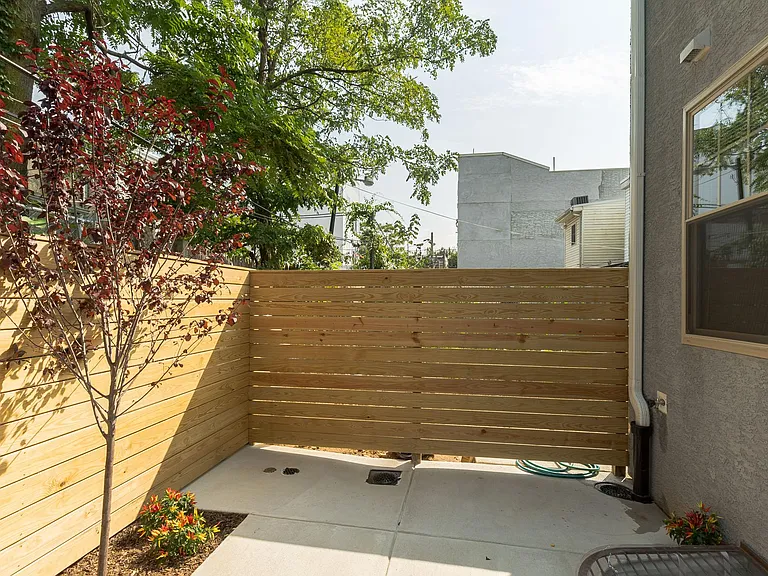 1237 N 31st St — Photo 45